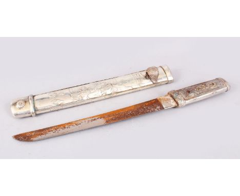 A JAPANESE TANTO DAGGER.