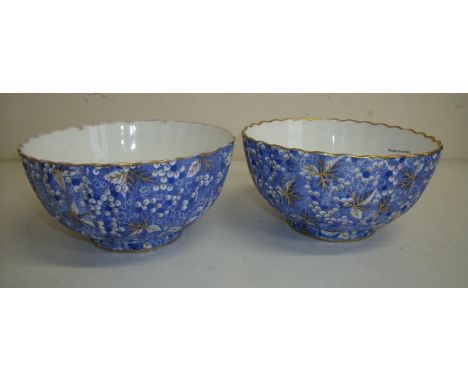 Pair of Copeland Spode blue, white and gilt decorated bowls of ribbed form (diameter 15.5cm) 