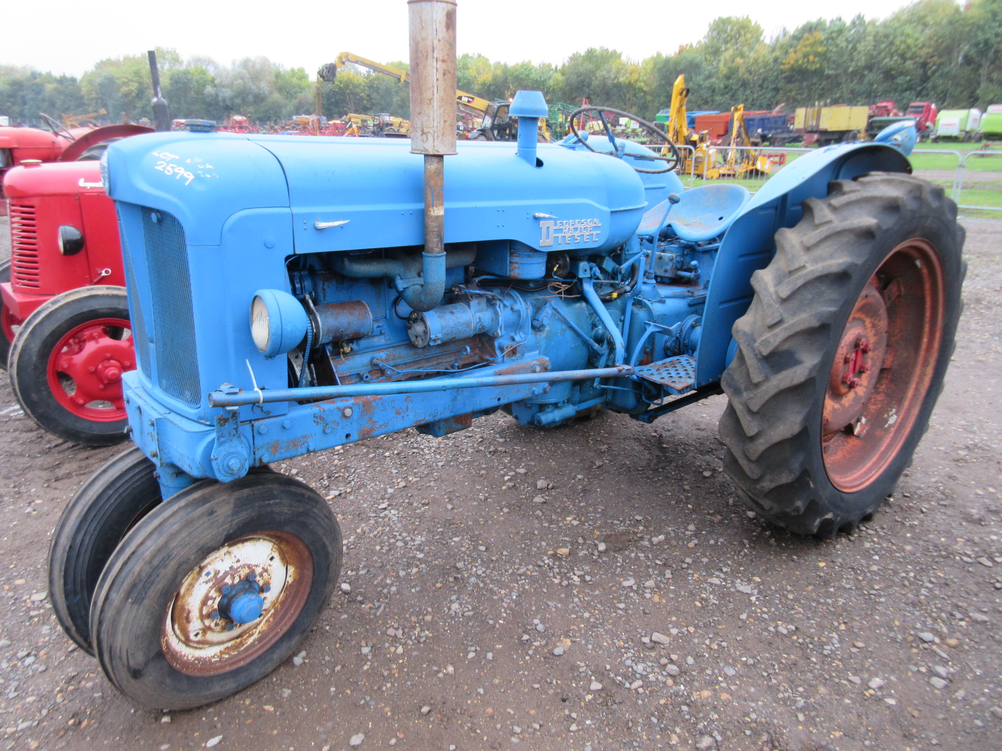 FORDSON DIESEL MAJOR 4cylinder diesel TRACTORFitted with a Roadless row