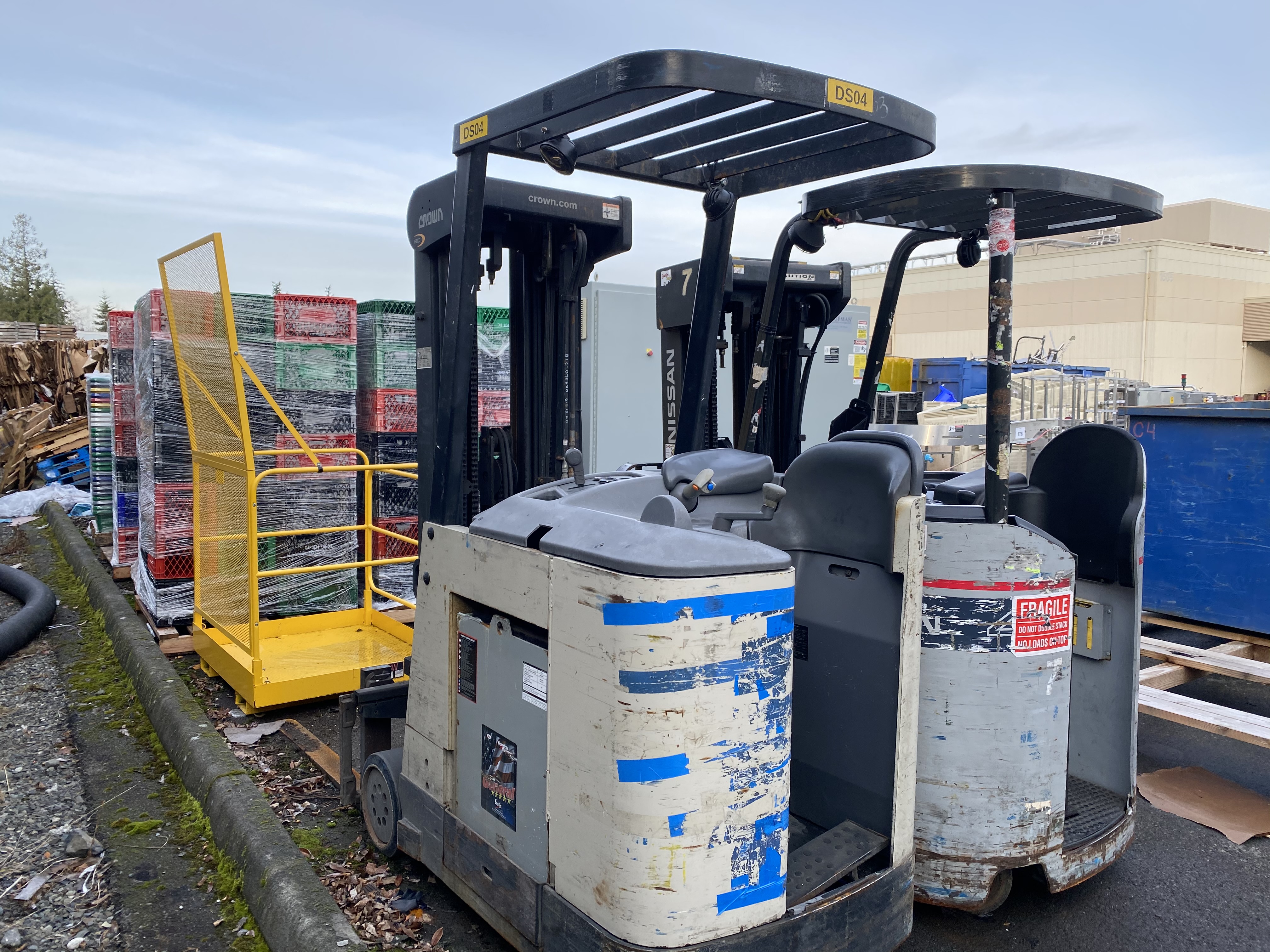 Crown stand up electric forklift, model, RC3020-40, s/n 1A310163, 3000/