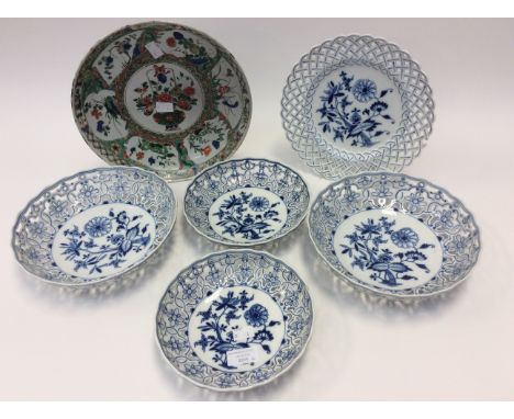Collection of Meissen onion pattern plates with Kangxi plate (A/F)