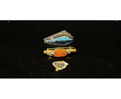 A Taxco Mexican silver and turquoise brooch; a silver and moss agate brooch, as an Irish harp; a goldstone set brooch (3)