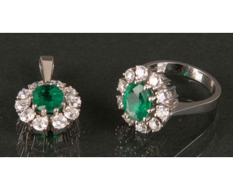 Ring und Anhänger, 14 ct Goldschiene, ca. 9 g. Besetzt mit&nbsp;Smaragd-Triplette und Stein, Ringgröße 52,5.
