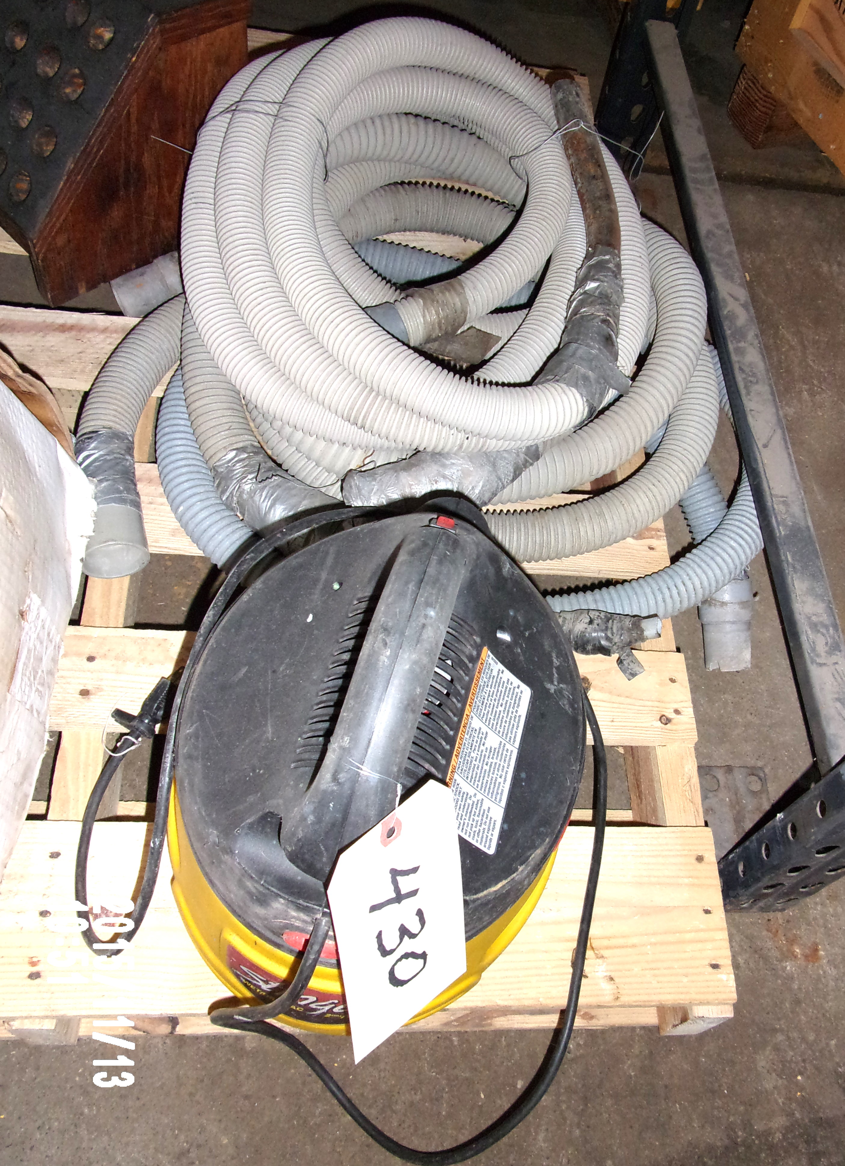 Stinger Wet Dry Vacuum and Hose