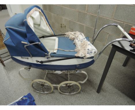 A vintage Triang dolls pram