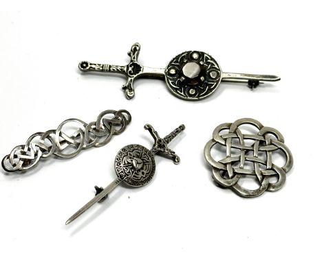 Four Scottish/Celtic Silver Brooches Including An Iona Silver Example (30g) 