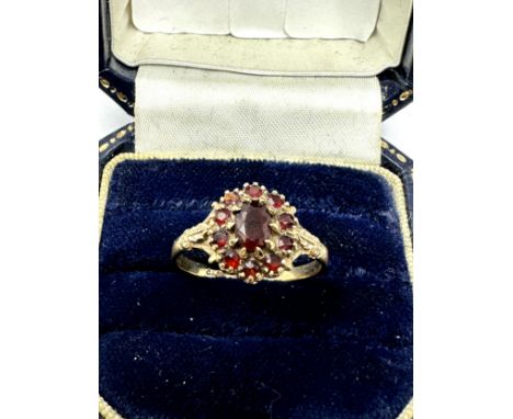 9ct Gold Vintage Garnet Cluster Dress Ring (1.9g) 