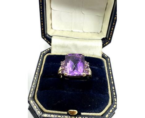 9ct Gold Amethyst Single Stone Ring With Amethyst Sides (4.1g) 