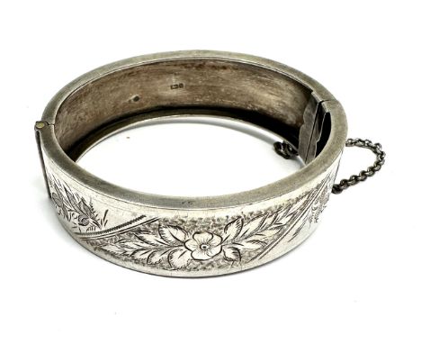 A Victorian Silver Floral Design Bangle (24g) 