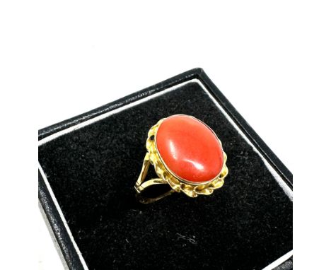 18ct gold coral ring weight 2.5g 