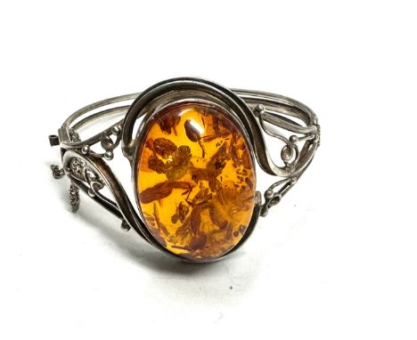 A Silver Amber Set Bangle (36g) 
