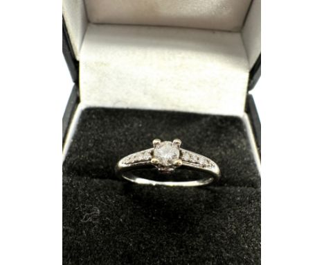 18ct white gold diamond ring (1.9g) 