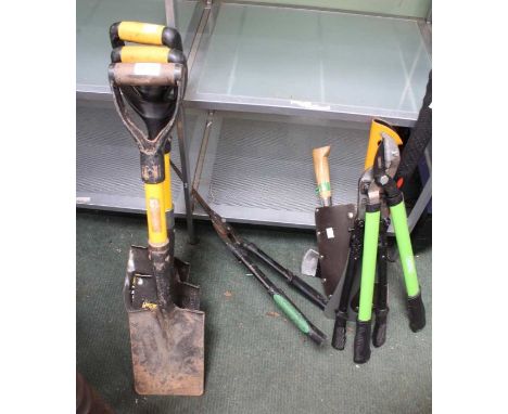 A selection of garden tools various&nbsp;(SOLD AS SEEN)
