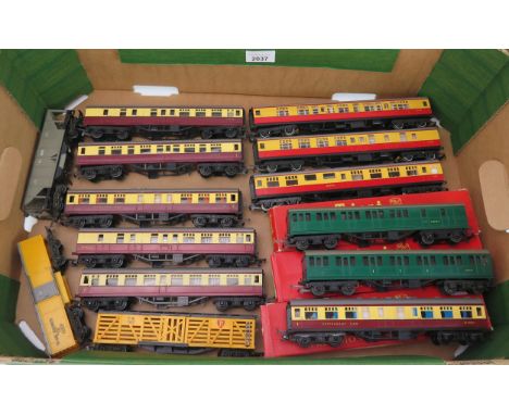 Triang Railways OO Gauge Passenger Coaches, Brake Car. Hopper etc. - excellent to very good, 3 boxed 