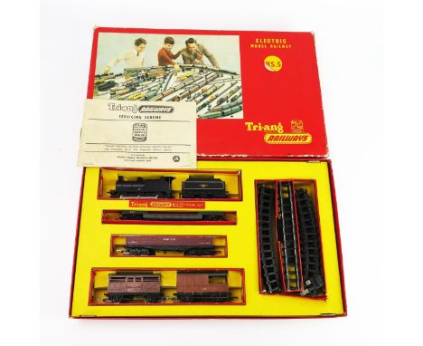 Triang Railways OO Gauge RS5 Freight Train Set with R251 0-6-0 Class 3F Loco and Tender BR Black 43775 - excellent (one decal