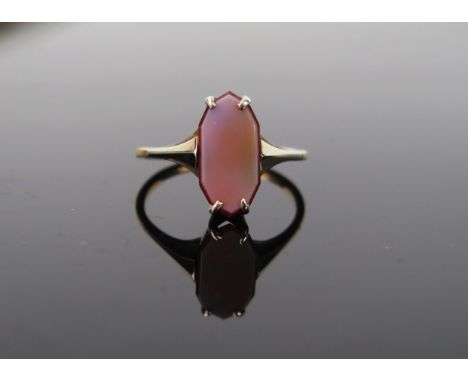 A 9ct Gold Octagonal Sardonyx Ring, 2.2g total, size P-Q.