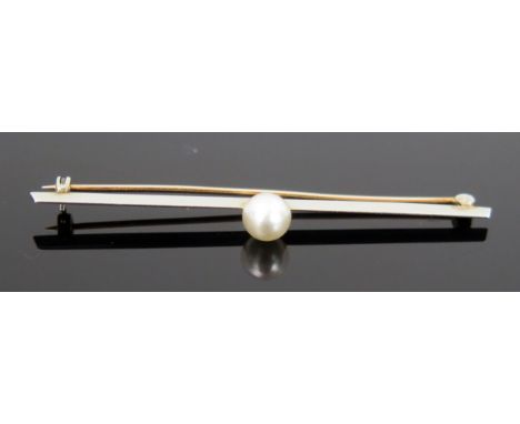 Pearl Bar Brooch in a K14 marked white and yellow gold setting, 54mm, 1.9g 