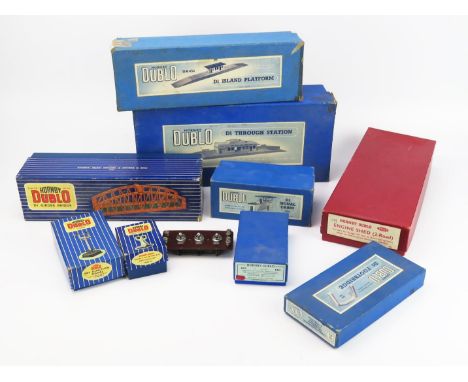 Collection of Hornby Dublo OO Gauge Accessories including D1 Girder Bridge, D1 Island Platform, D1 Through Station, D1 Signal