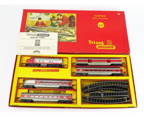 Triang Railways OO Gauge RS13 Transcontinental Passenger Train Set with R55 B-B Diesel Loco with 4008 clear plaque, coaches w