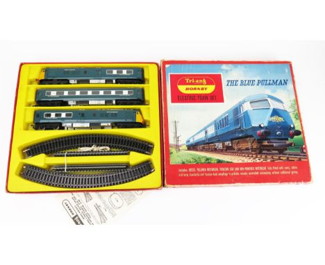 Triang Hornby OO Gauge RS52 The Blue Pullman Train Set - excellent to very good in tatty box with manual and card cover 