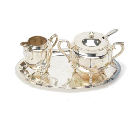 A JAPANESE PLATED CREAM JUG, SUGAR BOWL AND TRAY
Comprising, cream jug; sugar bowl; ladle and tray, in a fitted box, marked '