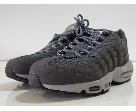 NIKE - Air Max 95 Trainers - UK7 /  S8 - Dark Grey - Boxed with Light Wear