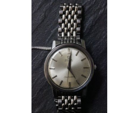 Gents stainless steel Omega Automatic Seamaster watch with sweep second hand and original stainless steel strap. Cal 552. 24 