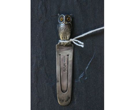 A silver book mark with owl finial set with glass eyes, London 1900, Samson & Mordan