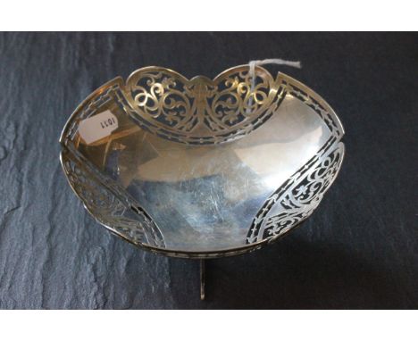 An early 20th century tripod pierced dish, Sheffield 1917, Walker & Hall  