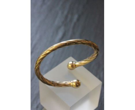 9ct gold twist design bangle