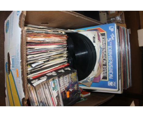 A BOX OF LP RECORDS AND SINGLES TO INCLUDE 'THE OSMONDS', MICHAEL JACKSON ETC.