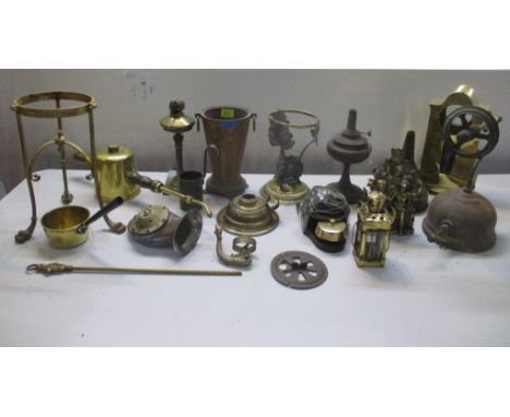 A mixed lot of Victorian and later brassware, and other metalwares to include a clock case, a wall mounted bell,  oil lamp ba