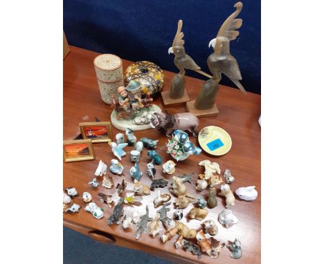 Wade Whimsies to include The Aristocats and other models of animals, together with a Hummel figural group A/F and other items