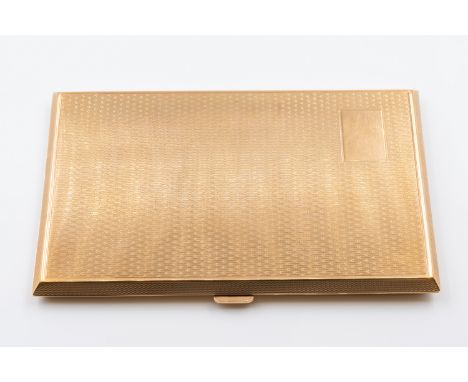 A GOLD RECTANGULAR CIGARETTE CASEThe exterior engine turned, hallmarked Birmingham 1929, size 13cm x 8.2cm, in 9ct gold, gros