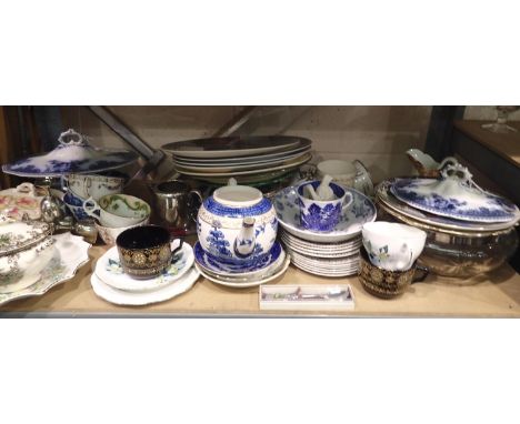Mixed ceramics including Royal Doulton Series Ware plates and an Alfred Meakin cover and stand etc. Not available for in-hous