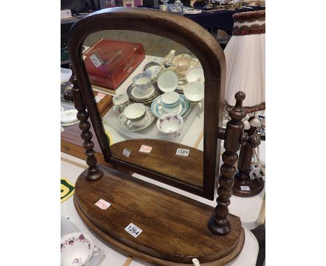 Victorian mahogany toilet mirror on barley twist supports, H: 55 cm. Not available for in-house P&amp;P 