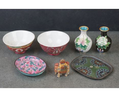 A small group of oriental collectables to include ceramic cups and cloisonné vases. 