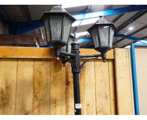 Garden lamppost with 3 branch top