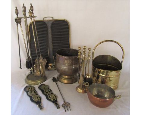 Various brass and copper inc coal bucket, fireside companion set, fireguard etc