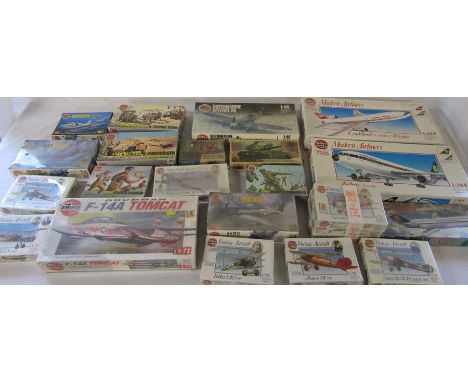 Assorted Airfix model kits inc vintage aircraft, supermarine spitfire VB, mustang and skyhawk