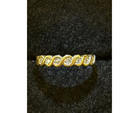 9ct Gold ring set with diamonds Size K 1.5g 