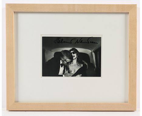 NEWTON, Helmut, "o.T.", Offset/Signaturkarte, 10 x 15, handsigniert, R.