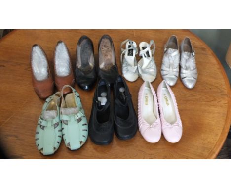 A box of 9 pairs of vintage lady's shoes