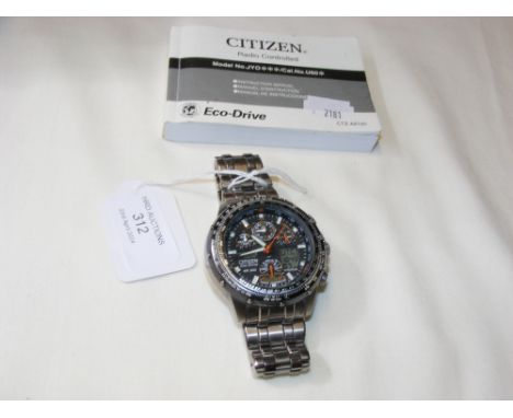 A Citizen Ecodrive gents wrist watch with manual
