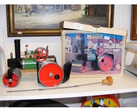 A Mamod SR1A Steam Roller, together with box 