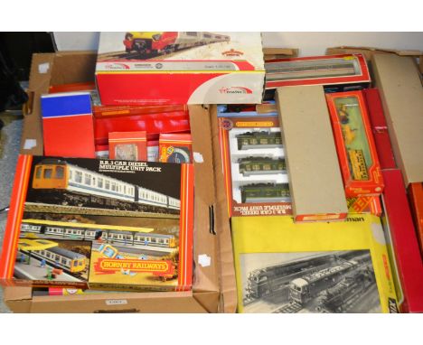 Model Trains - Trix Footplateman, LMR 5 set, boxed; Bachmann Virgin Voyager, 1:76/00, boxed; Hornby GWR County Class Loco ' C