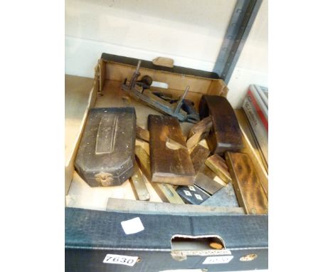 VINTAGE TOOLS. Box of mixed vintage tools
