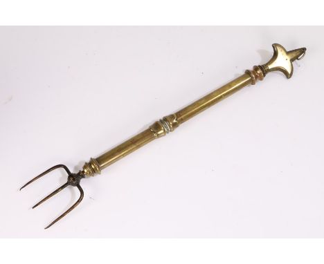19th Century brass telescopic toasting fork, with an iron three pronged end, 79cm when fully extended