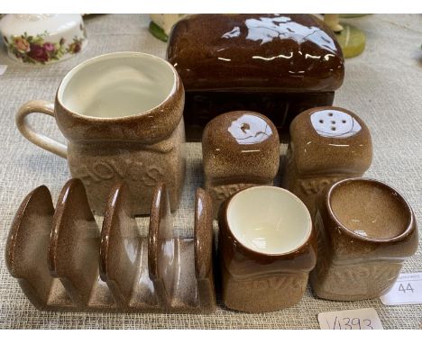 A selection of Carltonware Hovis themed breakfast ceramics 