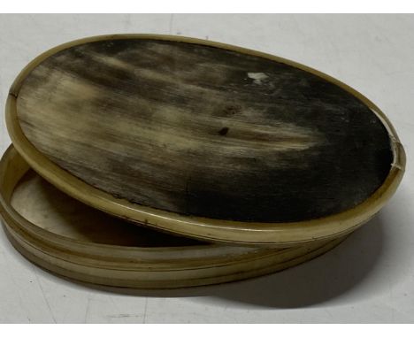 A antique horn snuff box 